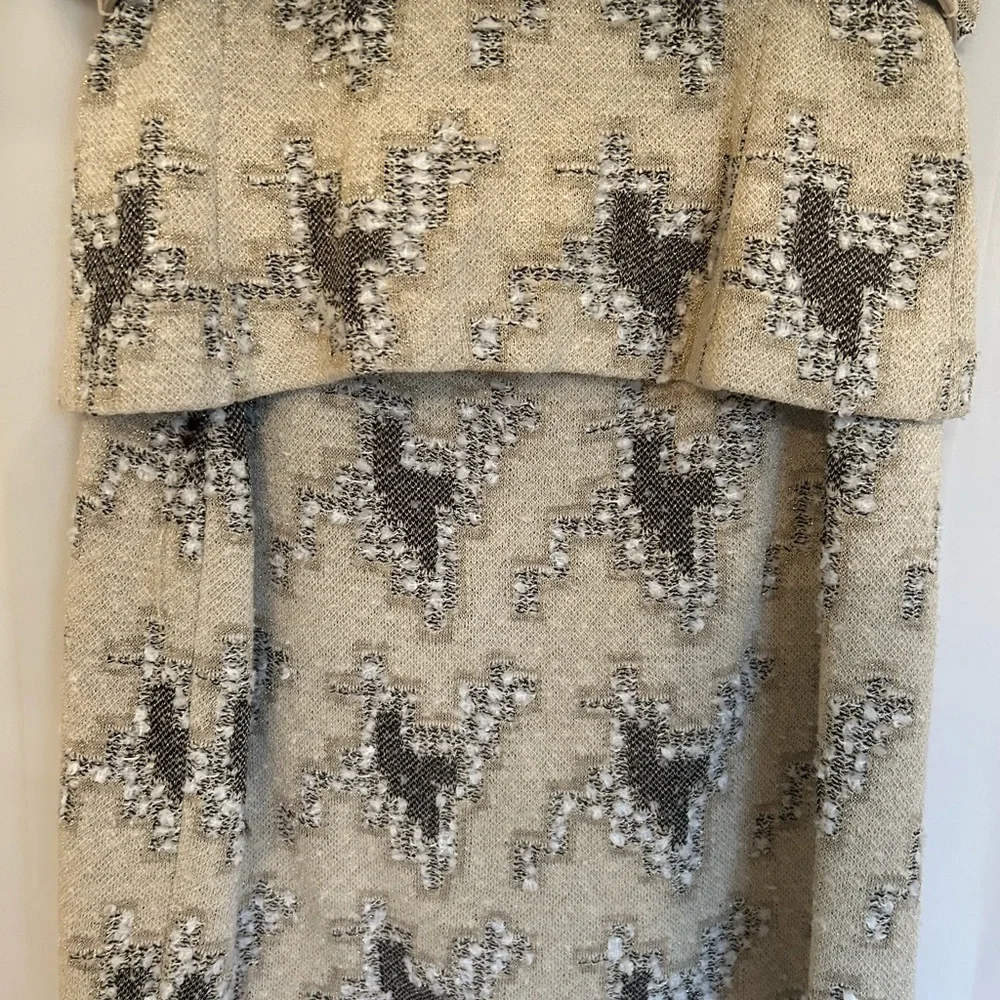 ST. JOHN “ STUNNING “ TWO PIECE EVENING WEAR 4  Worn twice Excellent Condition - Picture 9 of 13